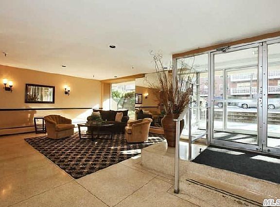 3rd image of 45 Hill Park Ave APT 2J