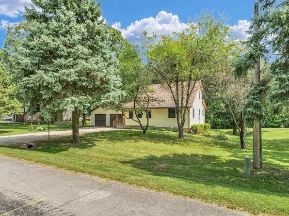 102 Dakota Dr, Loda, IL 60948