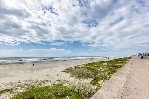 6300 Seawall Blvd Photo 1