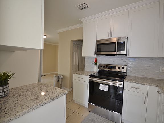 5th image of 517 Worthmore Dr