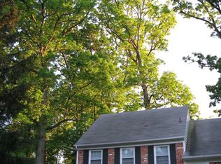 5914 Greenlawn Dr, Bethesda, MD 20814