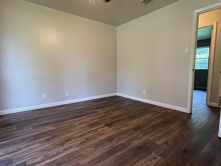 613 E Mustang St — Photo 12