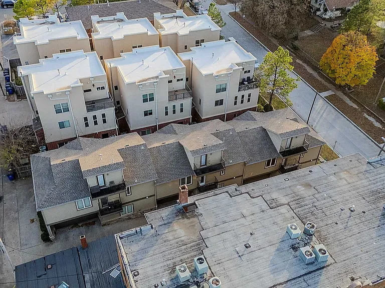 1407 S Saint Louis Ave #C — Photo 22