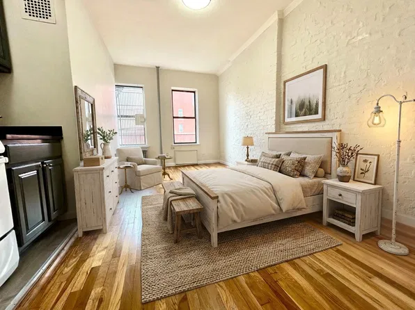 173 Avenue C image 1 of 7