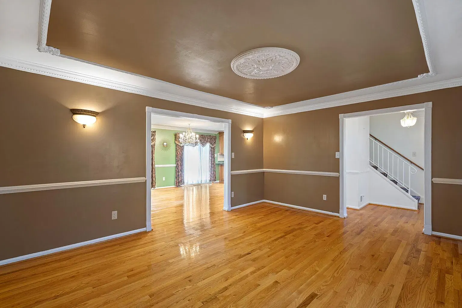 5 bed, 3100 sqft, $3,650 — Photo 4