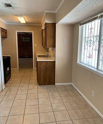 4th image of 7407 Fieldgate Dr