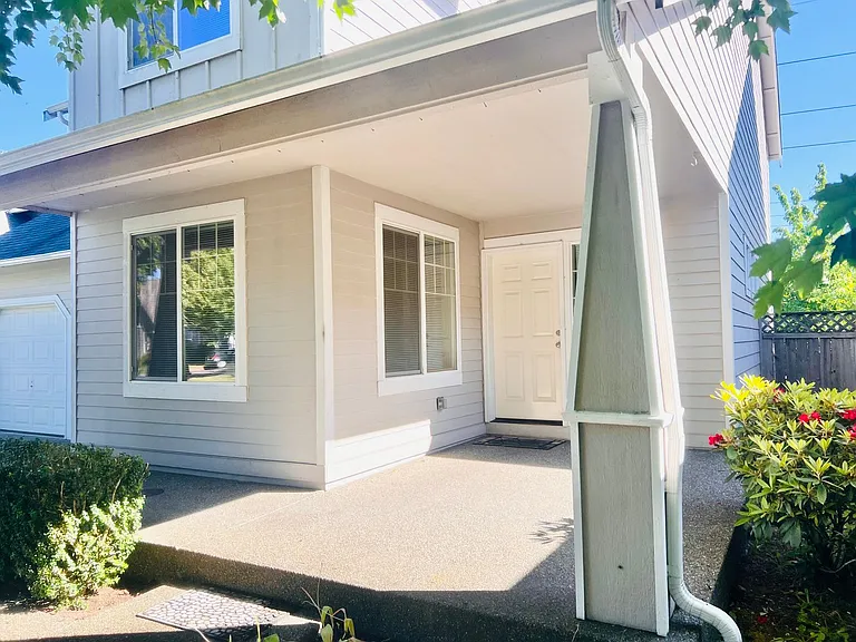 7181 Radius Loop SE — Photo 3