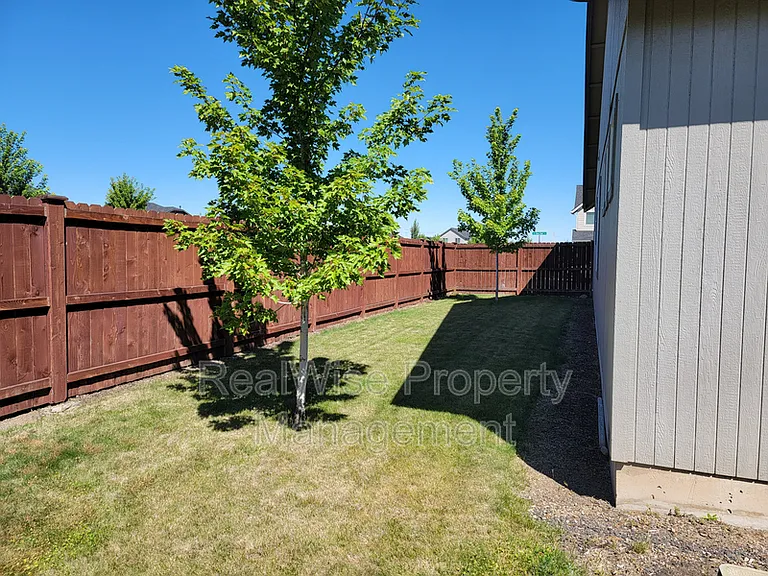 2482 NW Glen Oak Ave — Photo 19