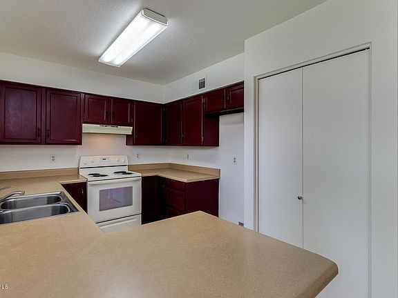 5th image of 5006 E Fairfield St