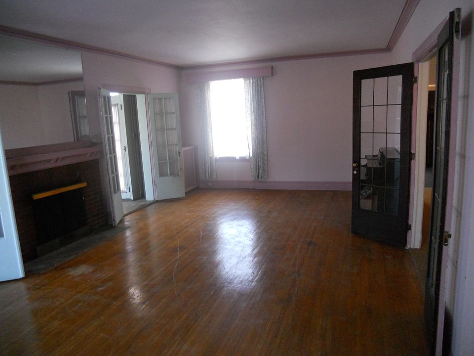 1st image of 37 W Court St