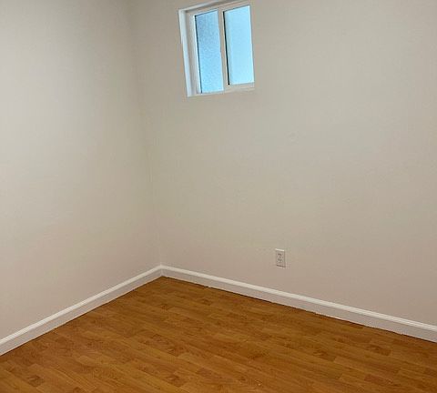 3rd image of 2062 Alemany Blvd