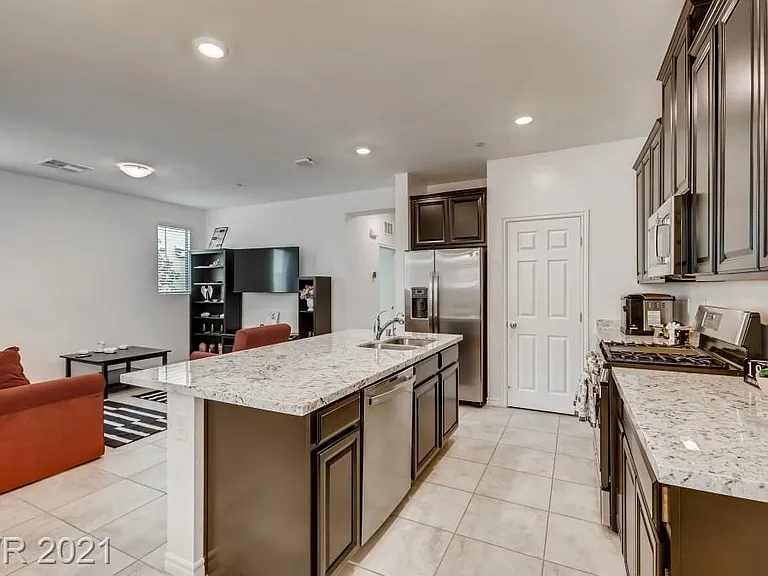 827 E Spring Estates Ave — Photo 9