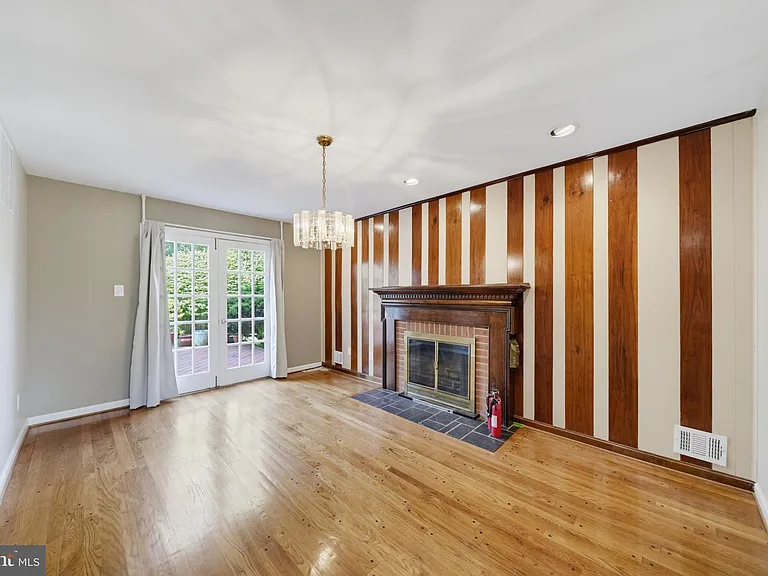 16818 Briardale Rd — Photo 13