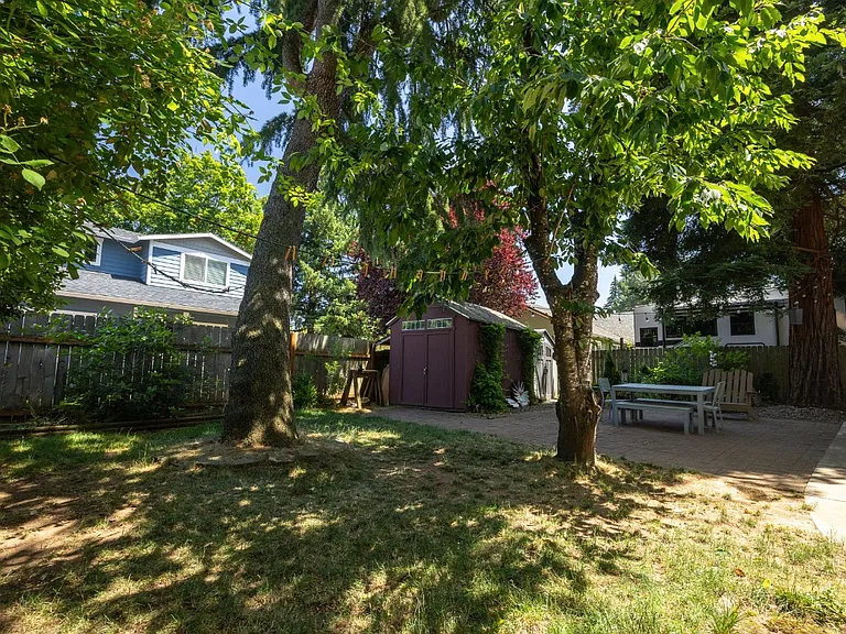 133 Shirley St — Photo 16