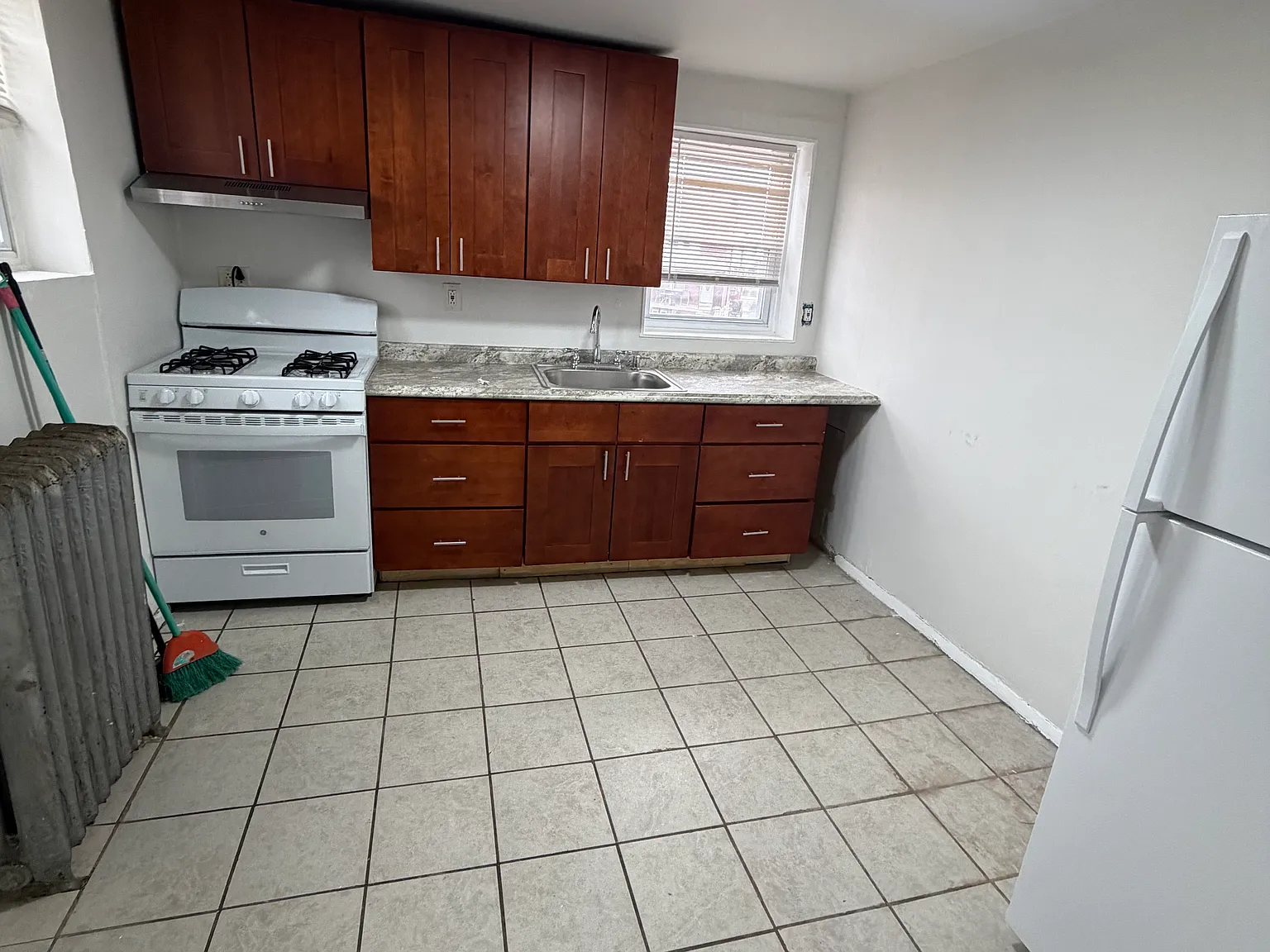 5803 Old Second St — Photo 2