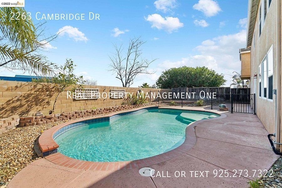1st image of 2263 Cambridge Dr