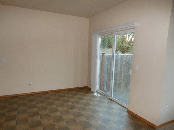 5th image of 304 Pike St SE #101