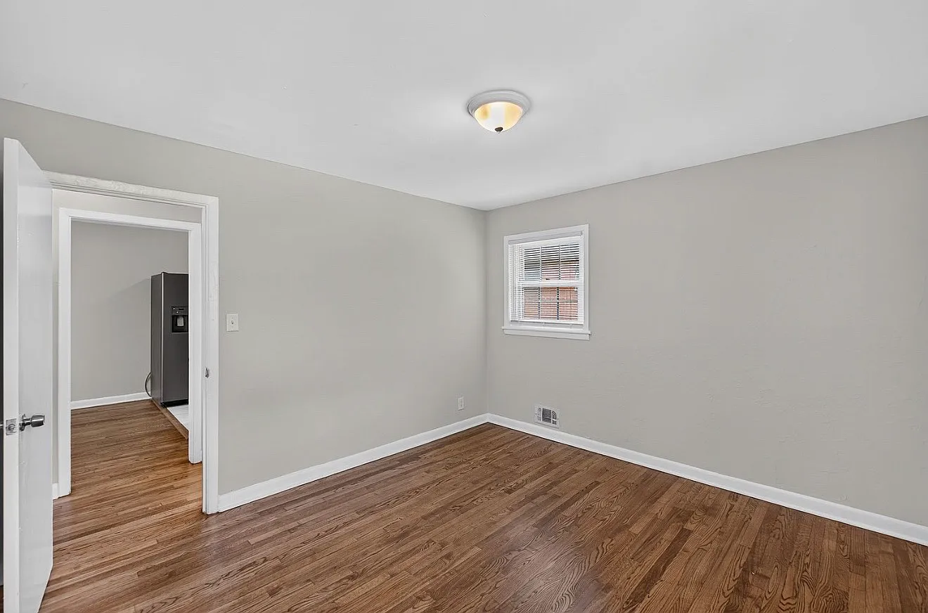 2 bed, 1010 sqft, $1,500 — Photo 2