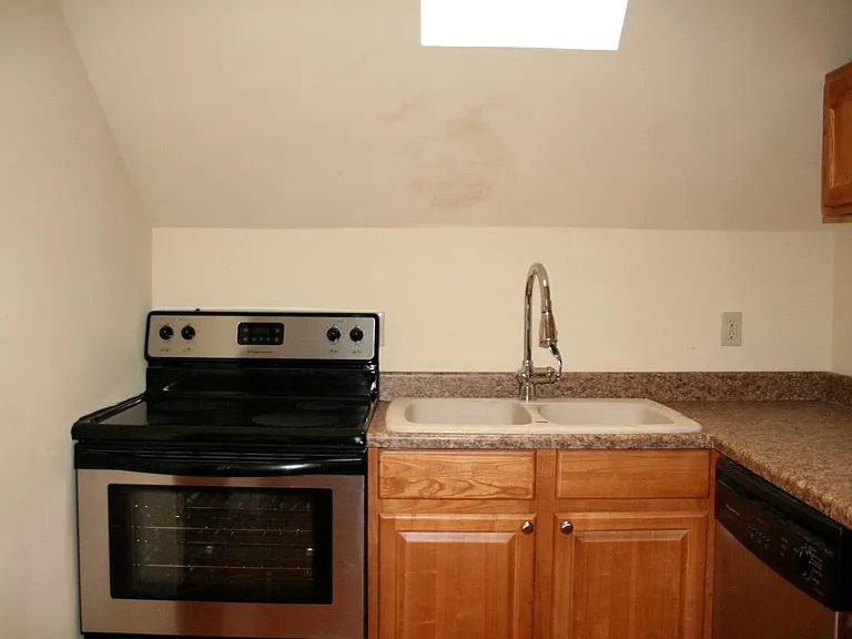 300 McGregor Ave #3 — Photo 11
