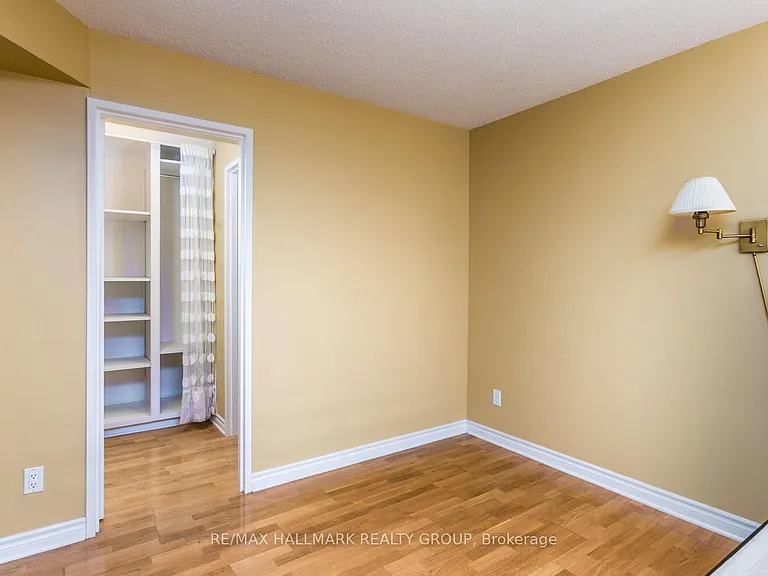470 Laurier Ave W #902 — Photo 19