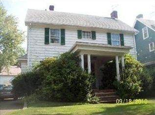 927 Brunswick Rd, Cleveland Heights, OH 44112