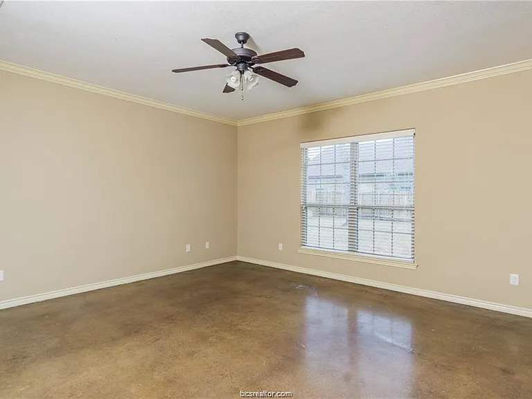 3010 Old Ironsides Dr — Photo 5