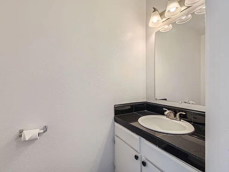 76 N 27th St #B — Photo 7