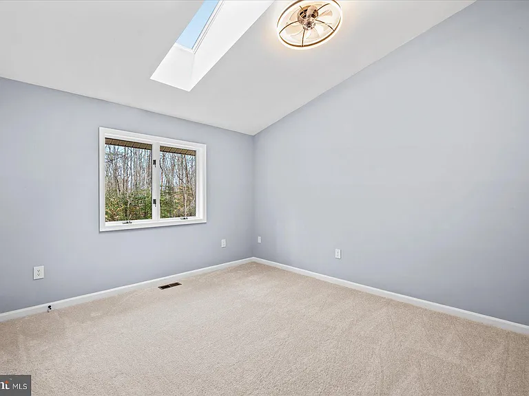 7621 River Rd — Photo 36