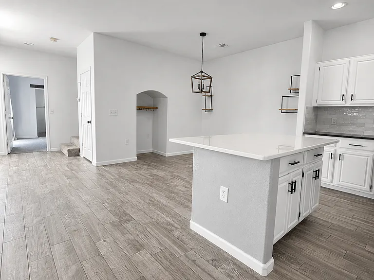 3221 N 37th St #15 — Photo 5