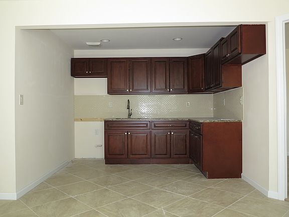 5th image of 363 Beach 47th St