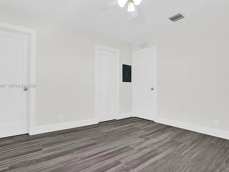 929 S North St #4 — Photo 10
