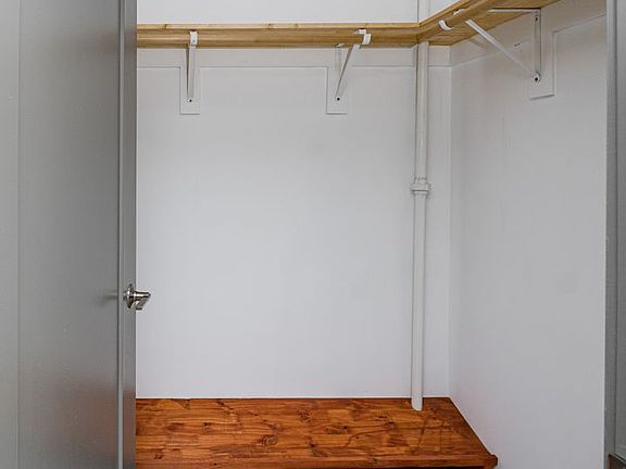 5th image of 1711 E Main St #5203