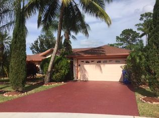 114 Rainforest Ct, Royal Palm Beach, FL 33411