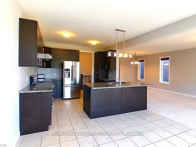 1560 Finley Cres — Photo 6