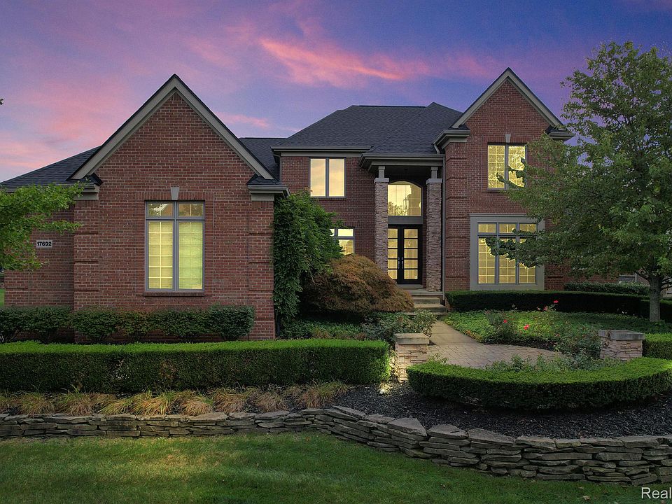 1st image of 17692 Parkshore Dr