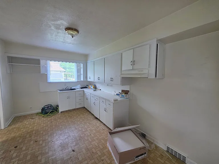 88 Milwaukee St — Photo 9