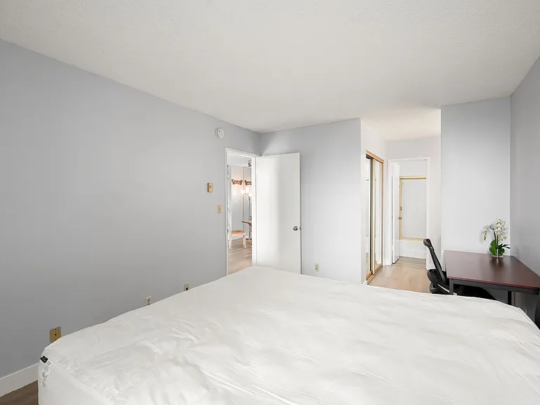 1885 Veteran Ave #207 — Photo 20