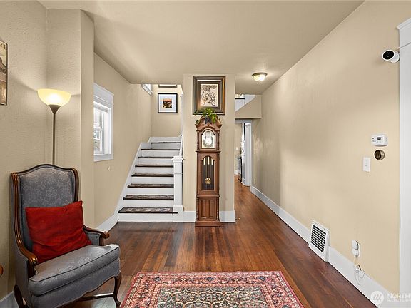 4th image of 912 Earnest S. Brazill Street