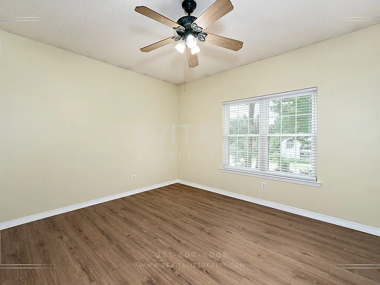 105 Ventura Cir — Photo 23