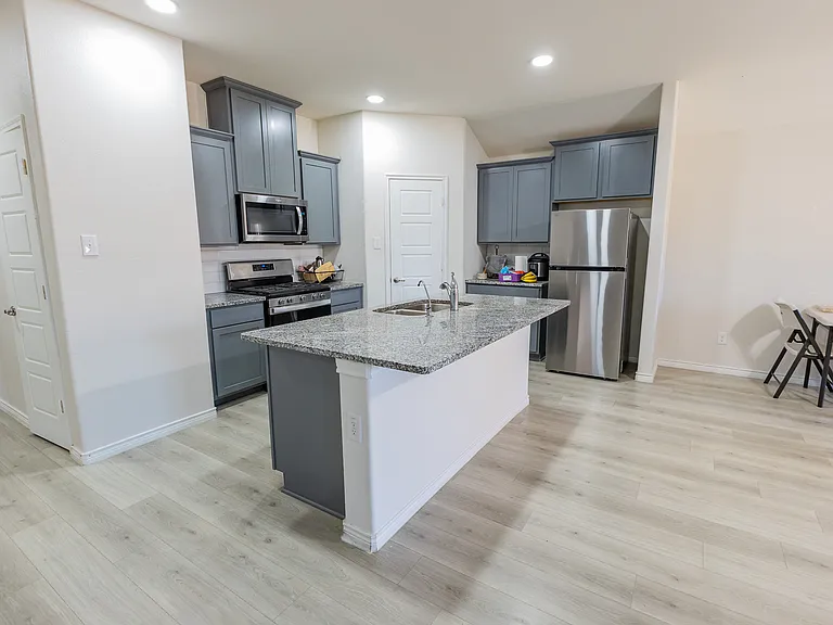 6321 Wales St — Photo 33