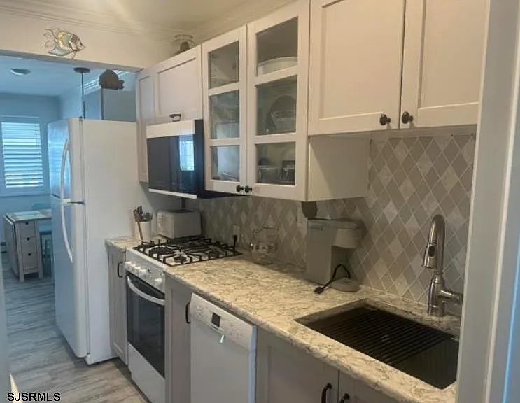 130 N Adams Ave #K — Photo 6