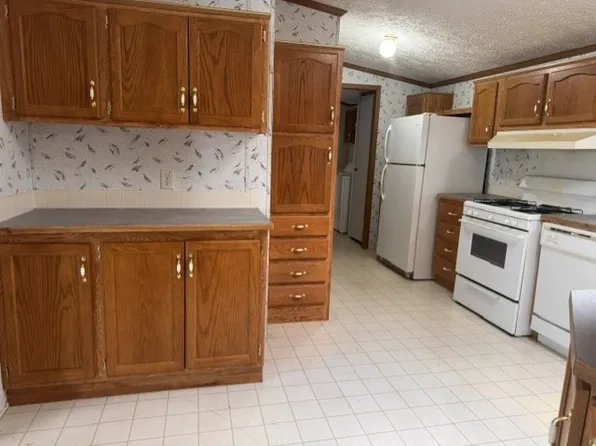 4041 Grange Hall Rd #V007, Holly, MI 48442