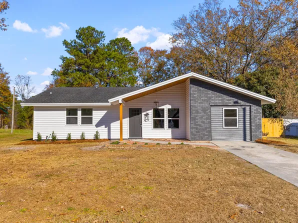 104 Loblolly Dr, Moncks Corner, SC 29461