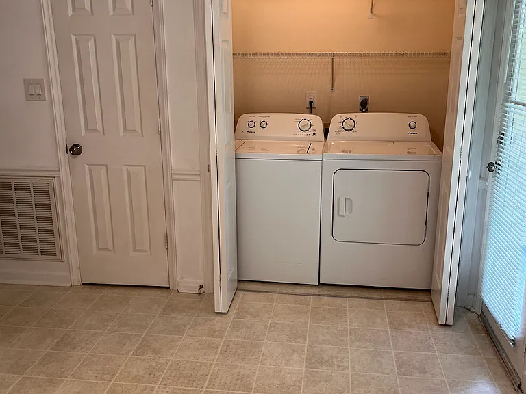 104 Sparger Springs Ln — Photo 9