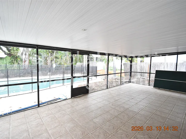 528 Suwanee Cir — Photo 35