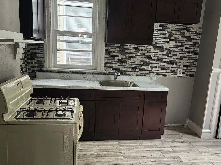 269 S 19th St #2 — Photo 5