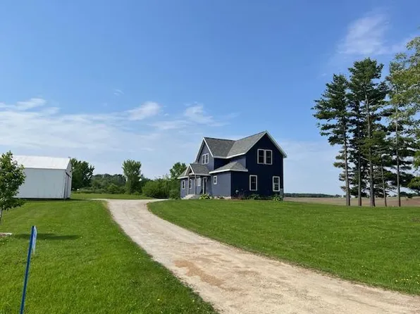 W13088 Reeds Corners Road, Ripon, WI 54971