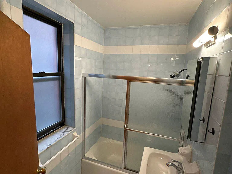 1366 York Ave #4B — Photo 6