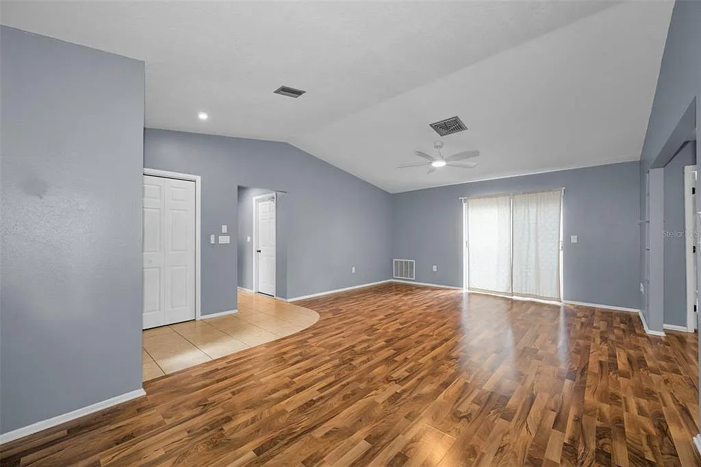 3 bed, 2.0 bath, 1274 sqft, $2,500 — Photo 4