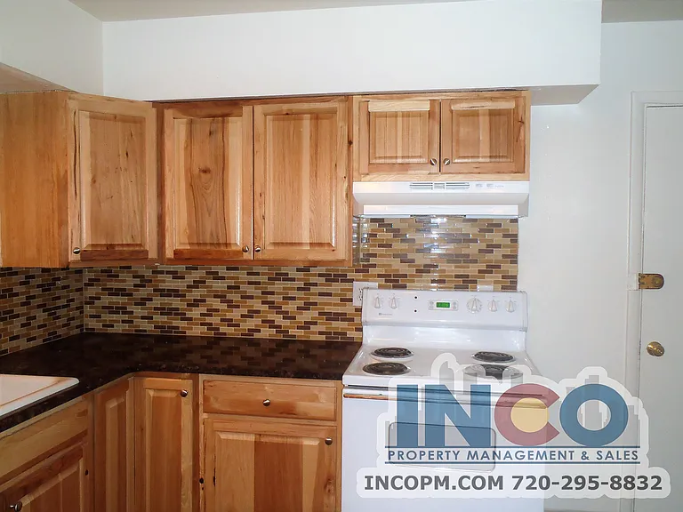 1320 S Gray St — Photo 6